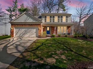 3480 Richards Way, Lake Orion, MI 48360