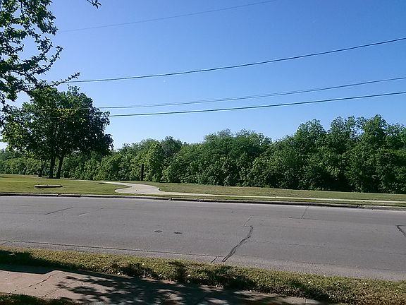 3rd image of 1137 E Pentagon Pkwy