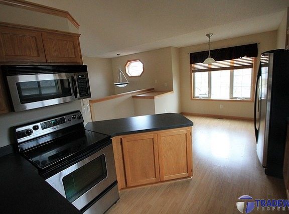 5th image of 10938 Able St NE