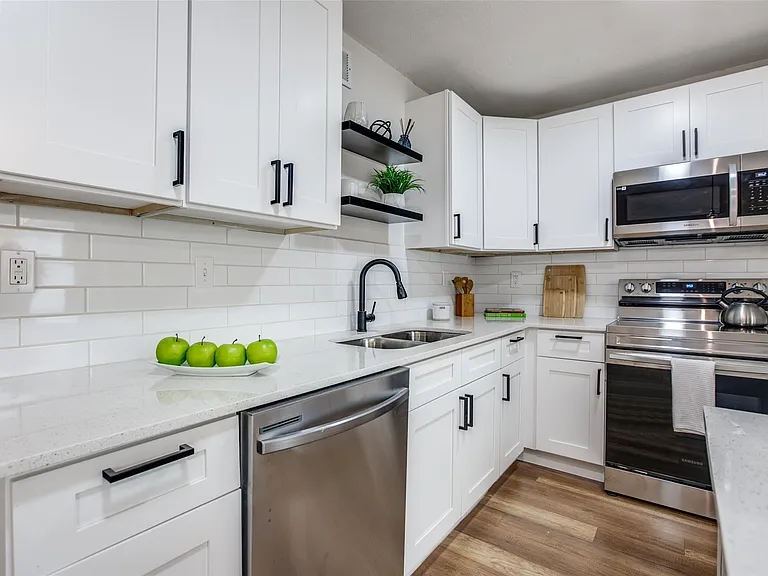 2605 Western Dr — Photo 9