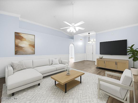 2nd image of 1969 WILLESDON Drive W
