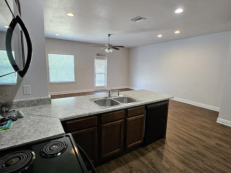 5916 Callaway Cir #5916 — Photo 4