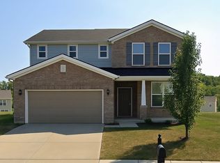 1032 Autumn Crest Ln, Louisville, KY 40245