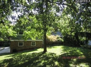 349 Greenbriar Dr, Aurora, OH 44202