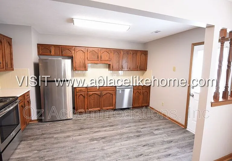 119 SE Greystone Dr — Photo 7