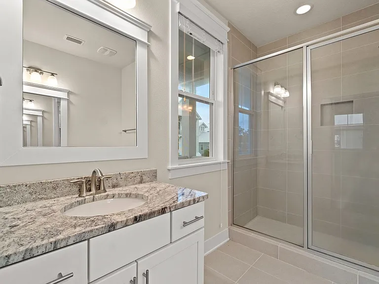 99 Grande Pointe Cir — Photo 24