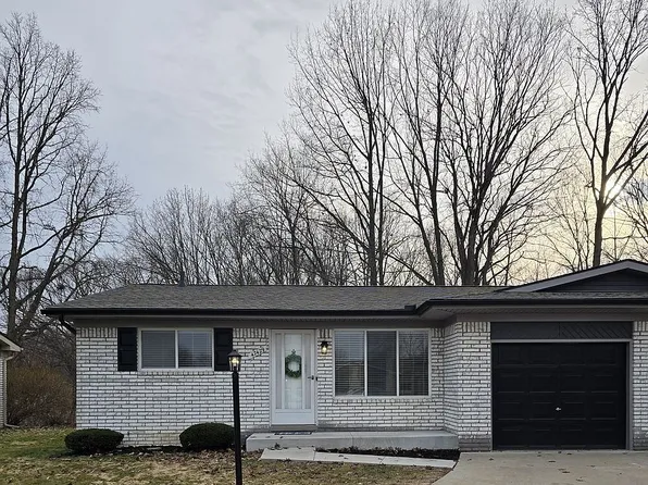 47429 Brent Ct, Chesterfield, MI 48047