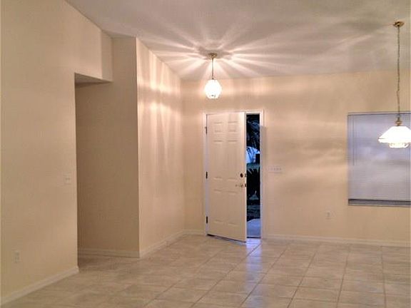 4th image of 23 Barkwood Ln