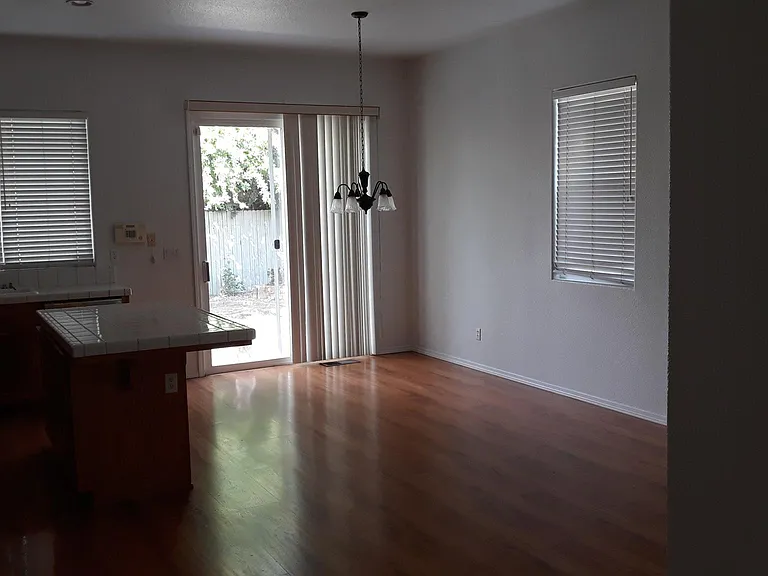 1665 Cattlemen Ct — Photo 13