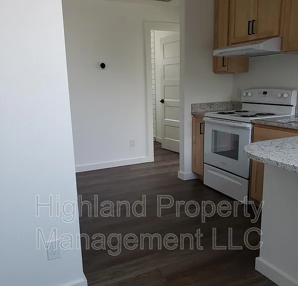 902 NE Colorado St #301 — Photo 10