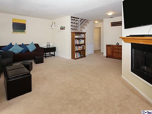 4th image of 1328 N Columbus Ave Unit 7