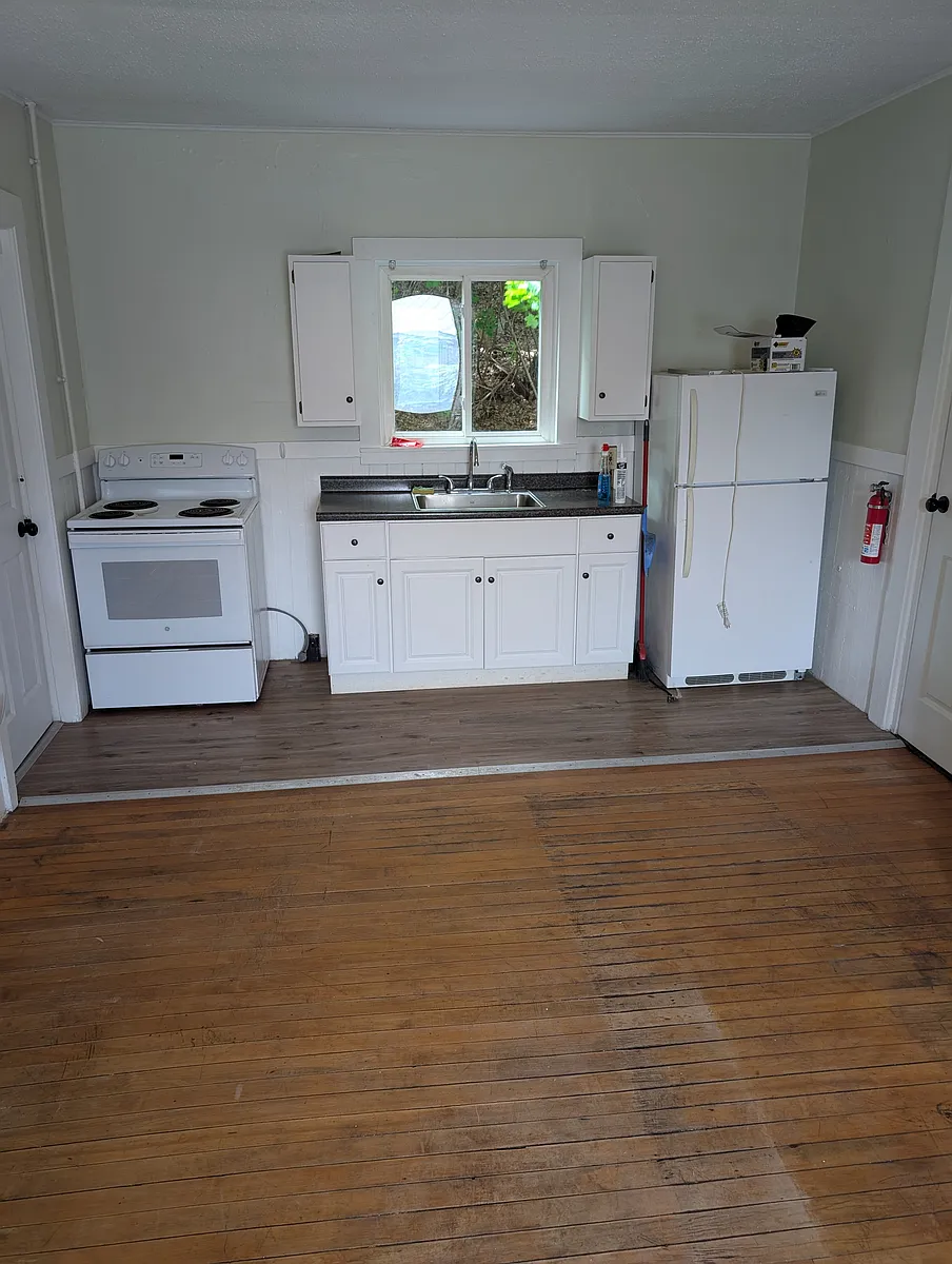 Building Photo - 21 Putney Rd #2