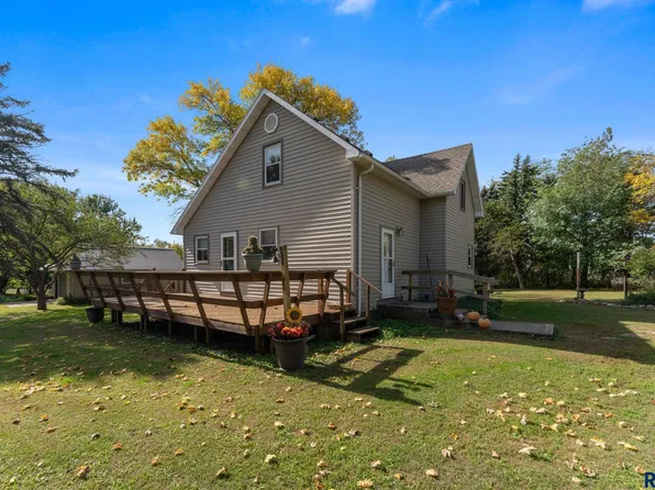 45572 255th St, Humboldt, SD 57035
