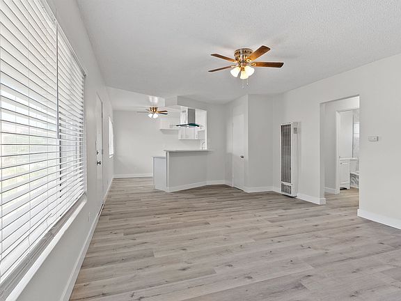 3rd image of 147 S Magnolia Ave #10