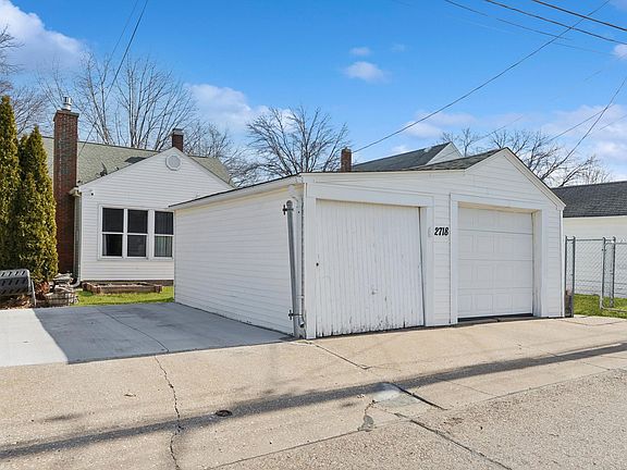 2nd image of 2718 Western Ave