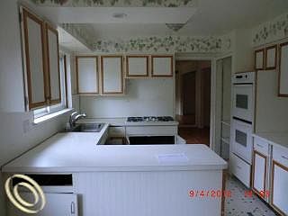 3rd image of 29780 Sharon Ln