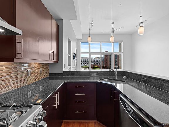 5th image of 1336 Belmont St NW APT 201