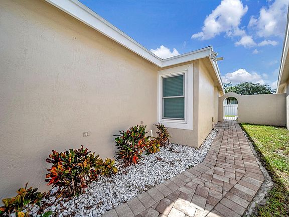 2nd image of 4036 Eastridge Circle