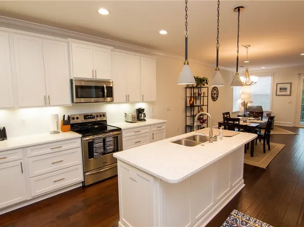 105 Gascoigne Ave #306, Saint Simons Island, GA 31522