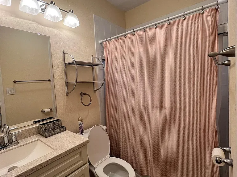 2414 Longview St #202 — Photo 20