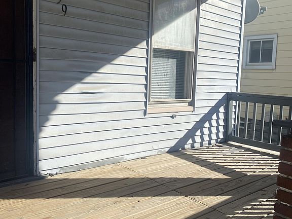 4th image of 2059 W 105th St APT 1