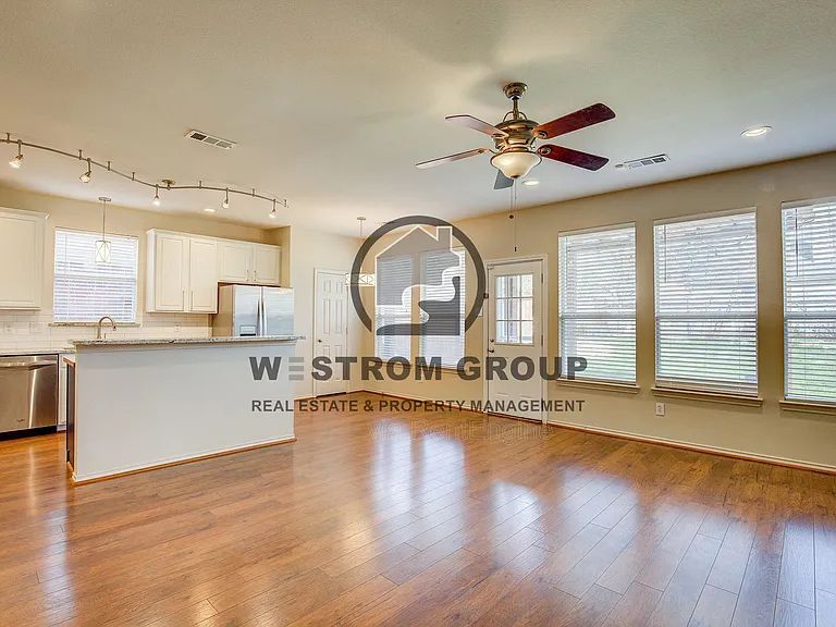 4537 Chris Dr — Photo 32