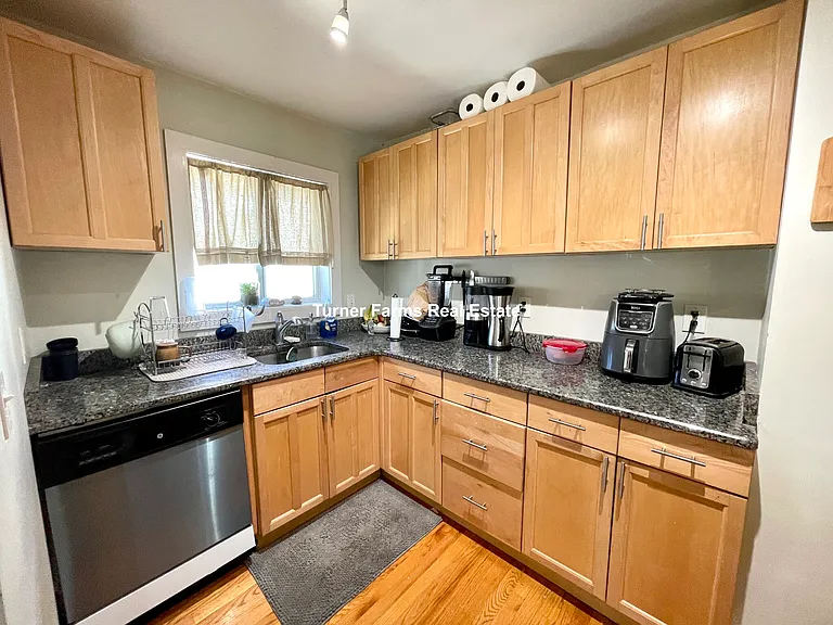 12 Evergreen Ave #3 — Photo 10