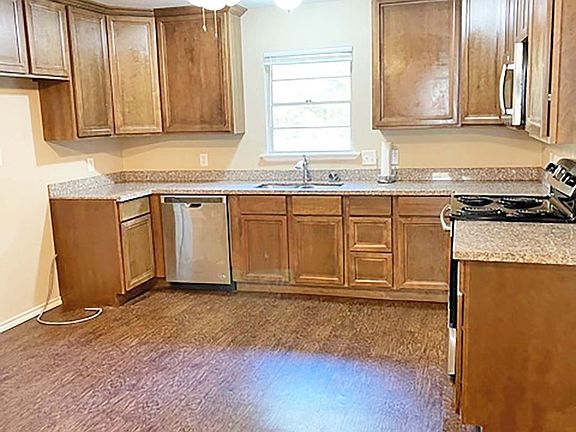 3rd image of 1906 Throckmorton St