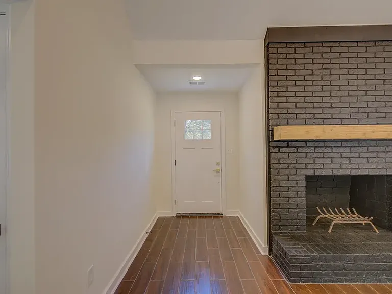 1048 Peterson Lake Rd — Photo 12