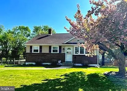 57 Scarlet Ave photo 1