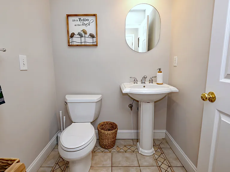 32 Grant St — Photo 37