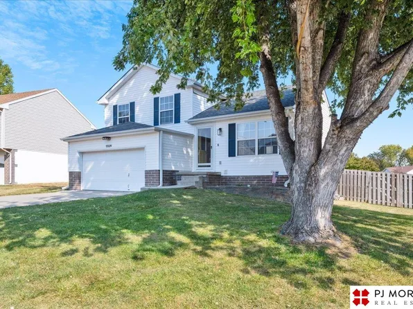 13529 S 31st St, Bellevue, NE 68123