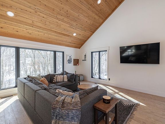 3rd image of 20801 Fern Dr