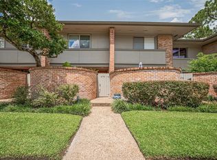 674 S Ripple Creek Dr, Houston, TX 77057