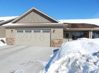 1510 Ardmore Ave S, Grand Forks, ND 58201