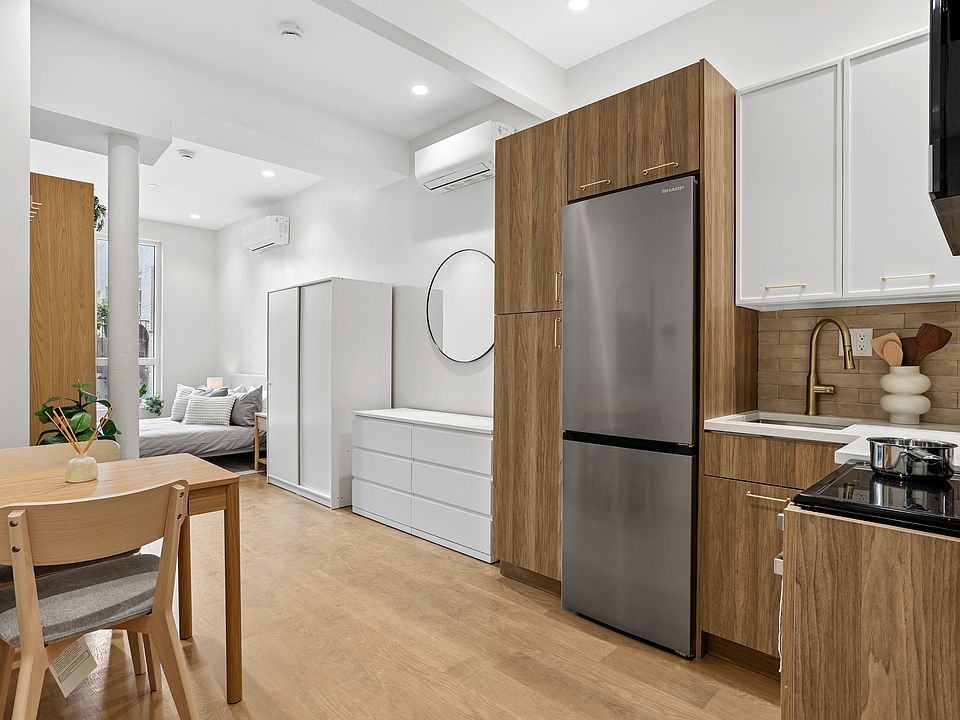 1st image of 275 20th St #2F