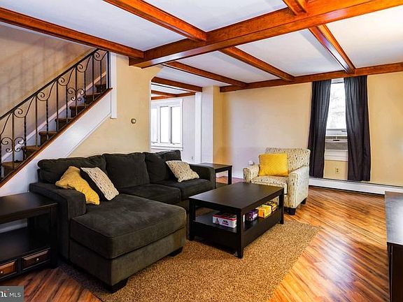 3rd image of 430 W Washington St