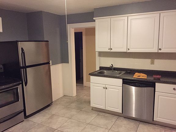 3rd image of 38-40 Oakwood Ave #2