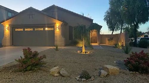 906 E Desert Rose Trl Photo 1