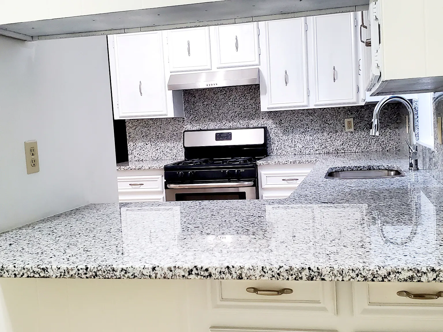 89 Spring Grove Drive — Photo 2