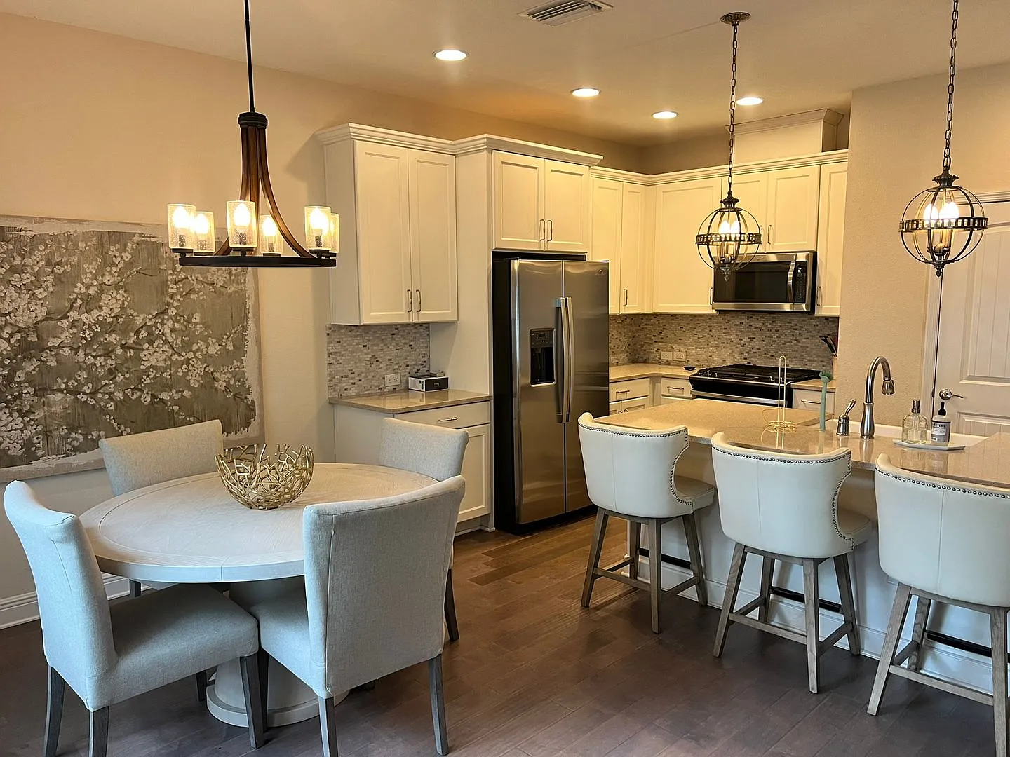115 N Arrawana Ave #7 — Photo 2