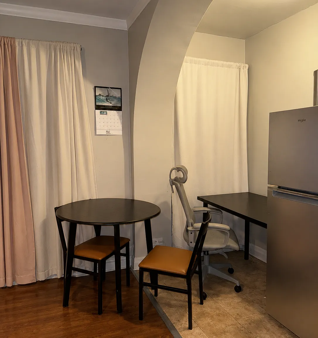Studio, $1,100 — Photo 3