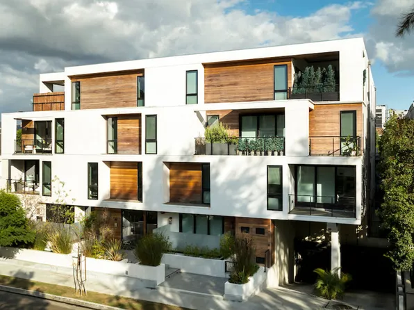 132 N Swall Dr #Penthouse, Los Angeles, CA 90048