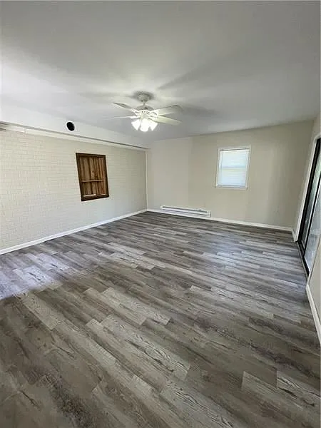 426 Superior St photo 1