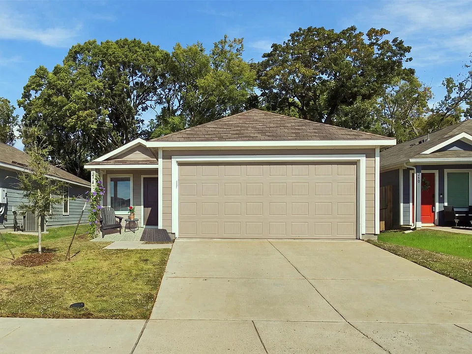 214 Harvest St