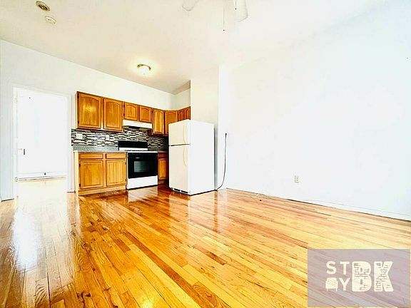 2nd image of 502 Franklin Ave #2