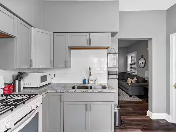 2nd image of 2411 S Kinnickinnic Ave #A