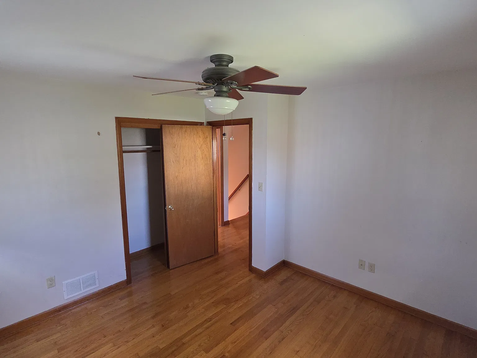 2 bed, 1.5 bath, 975 sqft, $2,600 — Photo 3