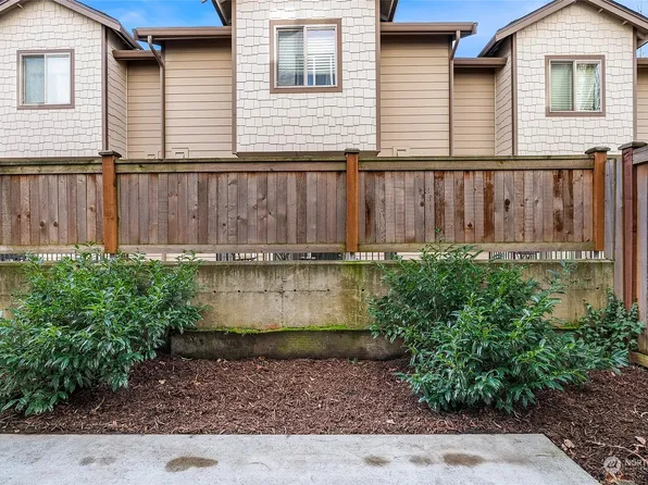 4910 S Willow St Unit B, Seattle, WA 98118