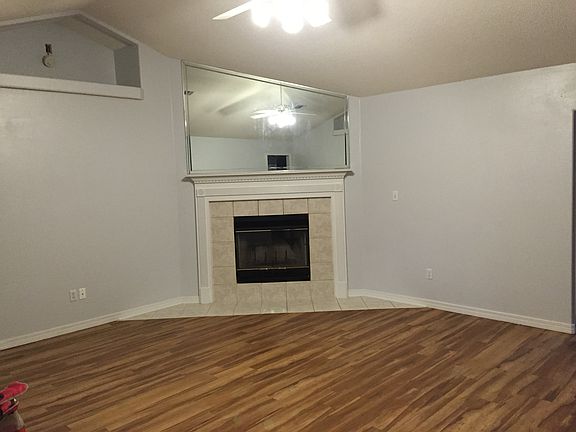 Great room w/fire place